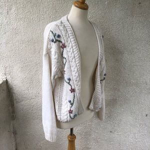 Allison Brittney VINTAGE M White Cardigan Sweater